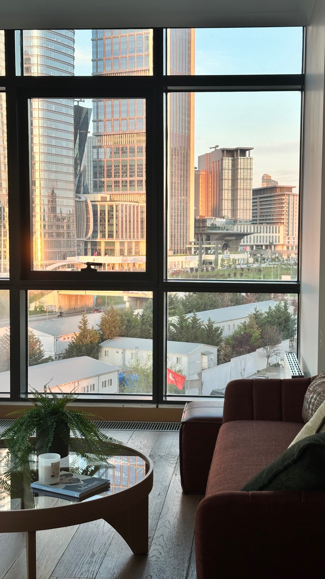 Ataşehir psikolog kliniğinin pencere manzarası — Ataşehir Finans Merkezi ve çevresi